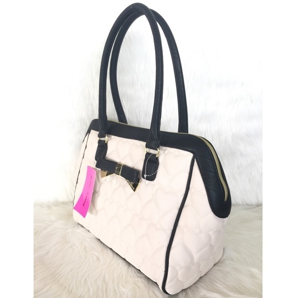 Betsey Johnson White Quilted Heart Satchel Handbag Black Trim Bow Purse Rare - Picture 6 of 10